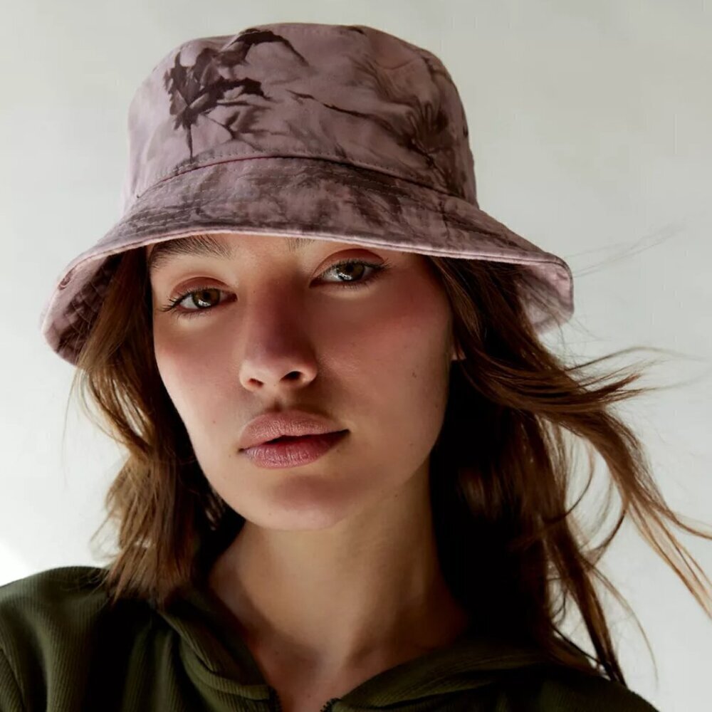 NWT Urban Outfitters Purple Tie Dye Bucket Hat